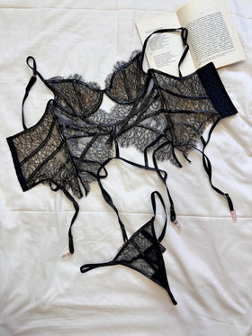 Silhouette Noire — Siyah Dantel Askılı Takım — 6